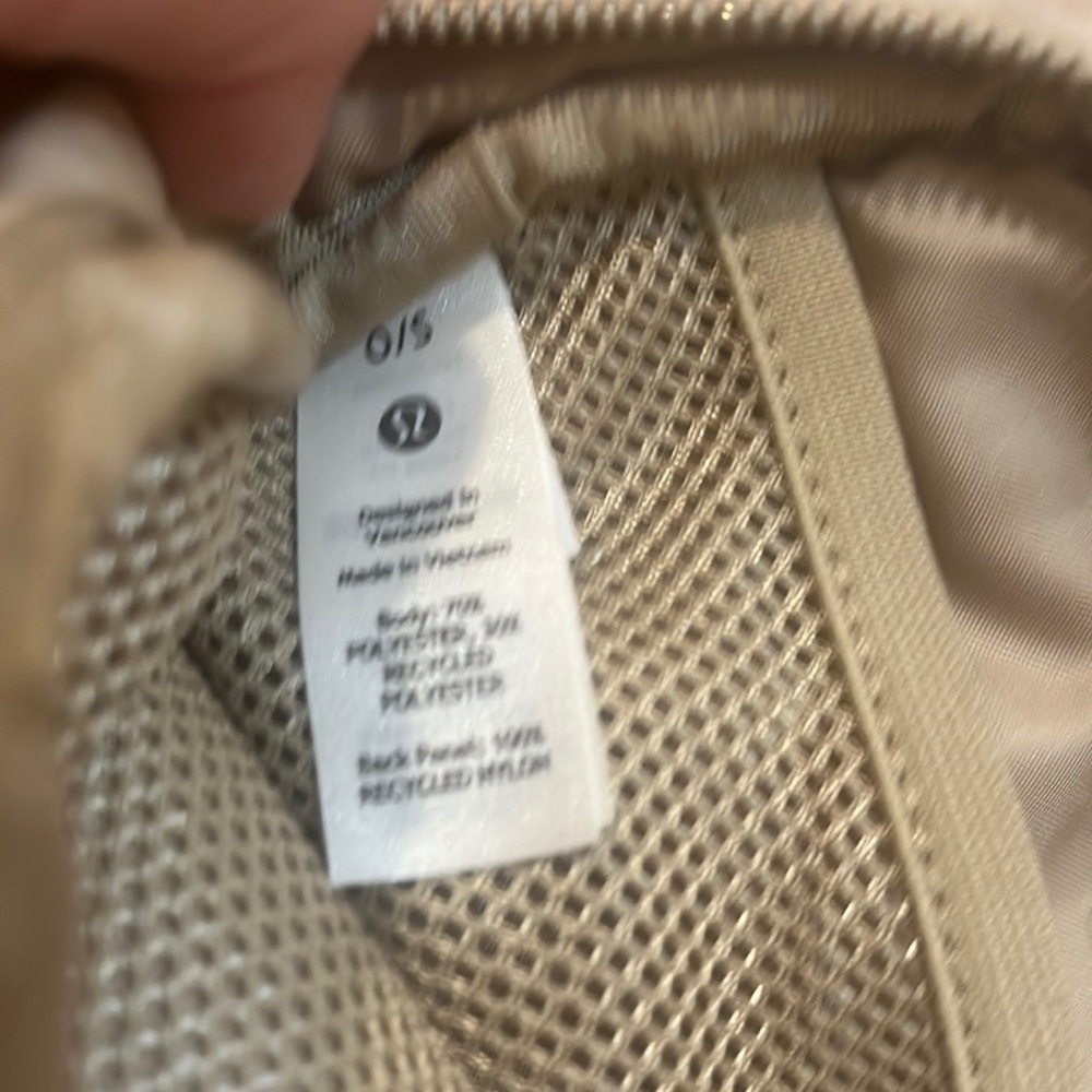 Lululemon everywhere belt bag fleece NWT light ivory - Picture 7 of 8